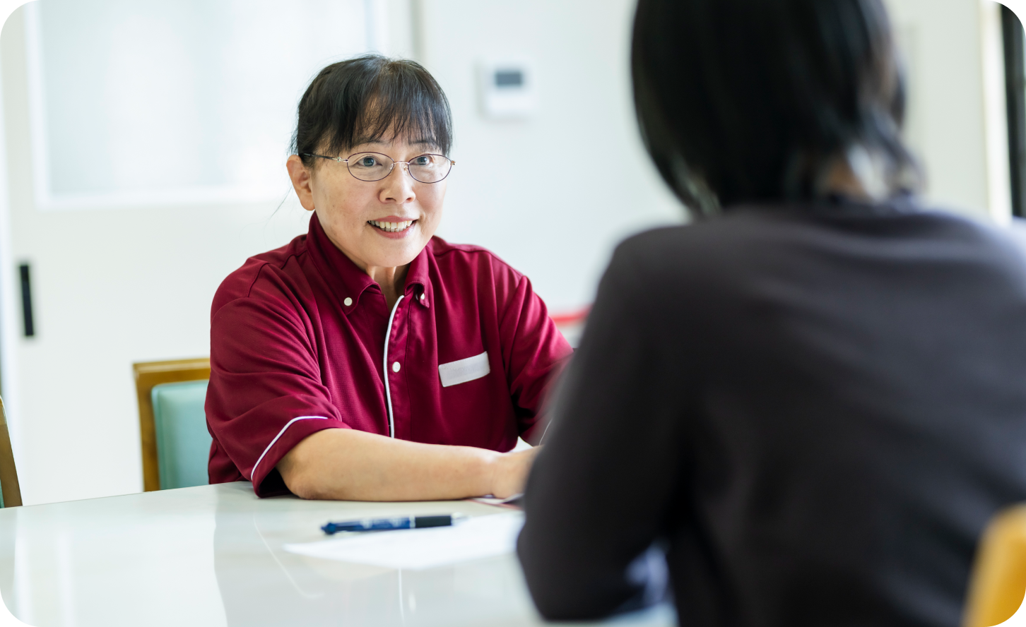 職場の雰囲気や、チームケアで大切にしていることを教えてください。